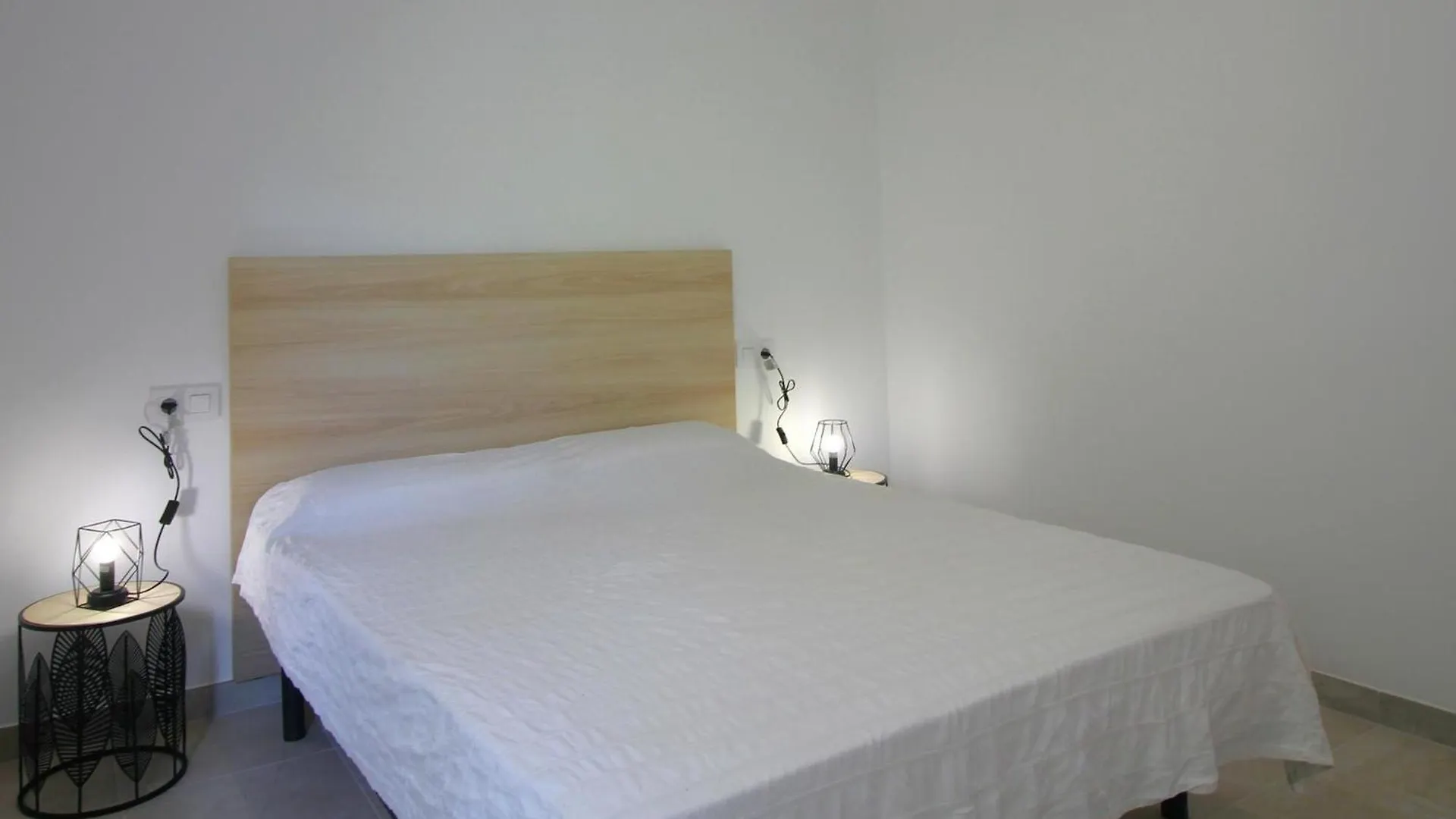 V. Fane Esq - Casa Con Jardin Y Vista Mar En Llanca Acabada De Reformar - Es-228-10别墅 西班牙